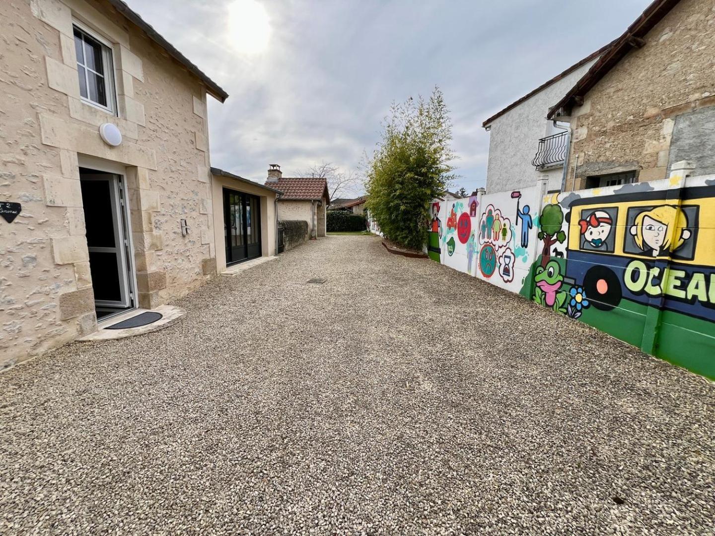 Chez Marcel - Maison 3 Chambres Lussac-les-Châteaux Exterior photo