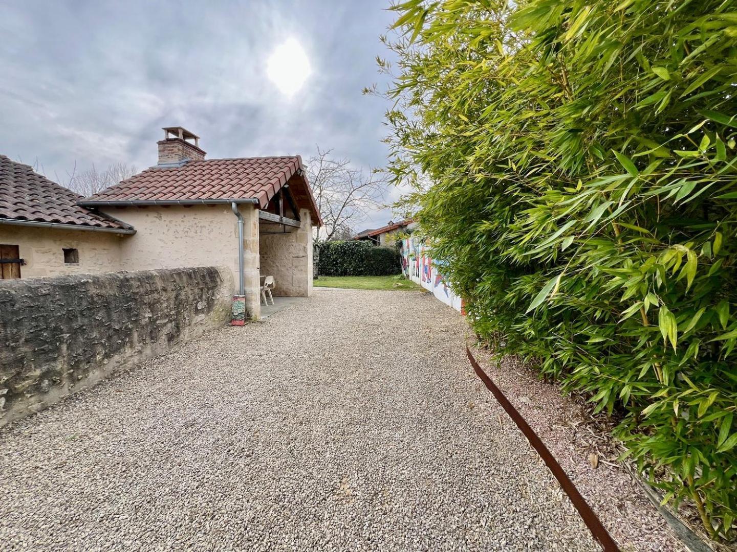 Chez Marcel - Maison 3 Chambres Lussac-les-Châteaux Exterior photo
